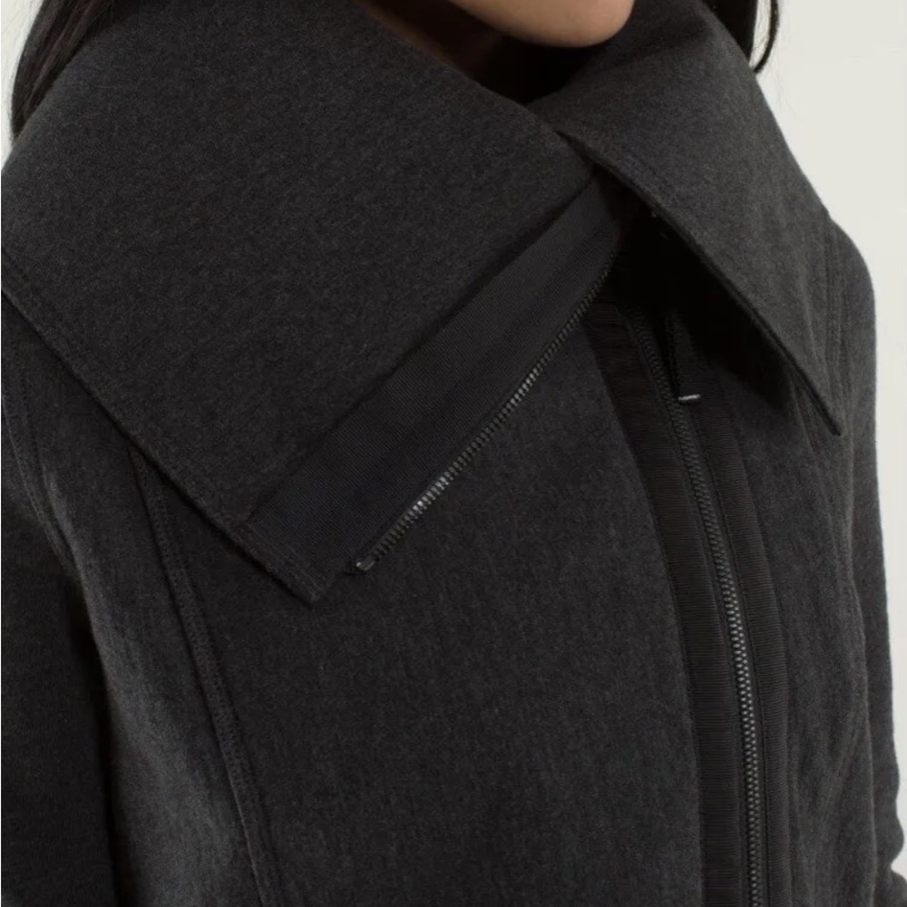 Lululemon Jacket - Picture 6 of 7